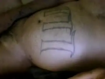 Chaturbate Live Sex Cam of larrabee13