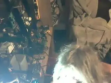 Chaturbate Live Sex Cam of whytlyon555