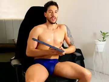 Chaturbate Nude Webcam of evans_opry1