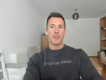 Chaturbate Live Sex Cam of roberto4ever