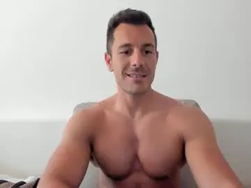 Chaturbate Free Live Porn of roberto4ever