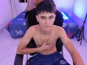 Chaturbate Nude Webcam of aron_boyy