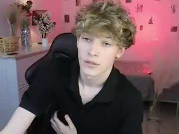 Chaturbate Free Porn Cam of curly_twinkboy
