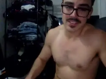 Chaturbate Free Porn Cam of luvrboy77