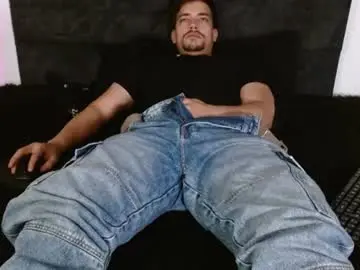 Chaturbate Live Porn of ian_davis