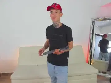 Chaturbate Free Porn Cam of darwin_stark