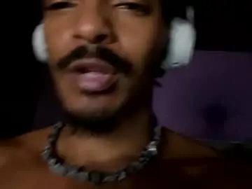 Chaturbate Free Live Porn of trillahung