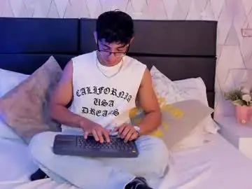 Chaturbate Best live sex cam show of julianrouss