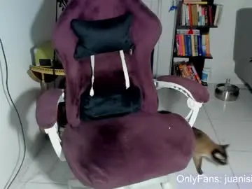 Chaturbate Live Sex Cam of juanisimo_
