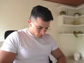 Chaturbate Best live sex cam show of maximohoot