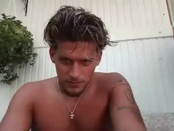 Chaturbate Adult Webcams of roberto_twink1