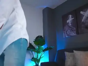 Chaturbate Watch Live Sex Cams of kevin_montoya1