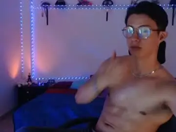 Chaturbate Live Sex Cam of brandon_starkk