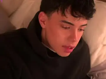 Chaturbate Live Sex Cam of zamuel_18
