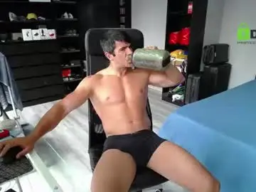 Chaturbate Adult Video Chat of latino23bom