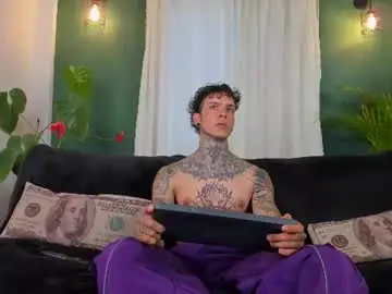 Chaturbate Sex Cam of aron_ford