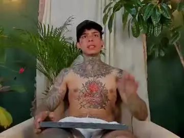 Chaturbate Live Porn of aron_ford