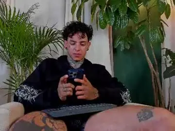 Chaturbate Free Live Porn of aron_ford
