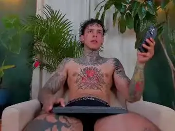 Chaturbate Watch Live Sex Cams of aron_ford