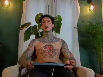 Chaturbate Free Porn Cam of aron_ford