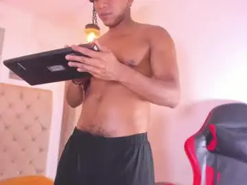 Chaturbate Live Sex Cam of noah_sthone