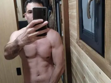Imlive Free Porn Cam of BigDesire4u