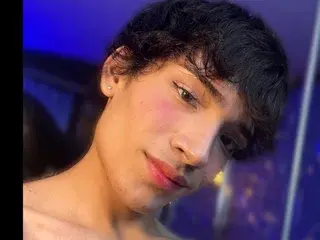 Streamate Sex Chat of Isaac_Nova