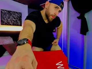 Streamate Sex Chat of MaxiimoWolf