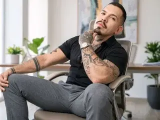 Streamate Nude Webcam of Adil_nova_lock