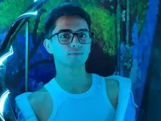 Streamate Free Porn Cam of Owenblue18