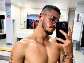 Streamate Free Porn Cam of Yeager_Master