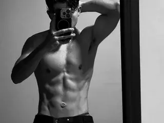 Streamate Adult Webcam of NicolaiKarav