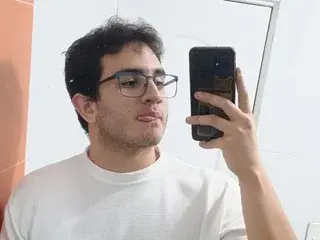Streamate Free Porn Cam of DYLAN_SOLER