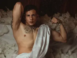 Streamate Live Porn of Dustin_Sonne