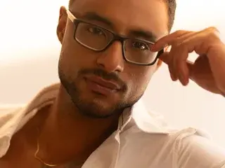 Streamate Adult Webcams of Liam_Garcia