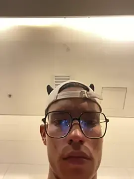 Stripchat Free Live Porn of Andres_boy252