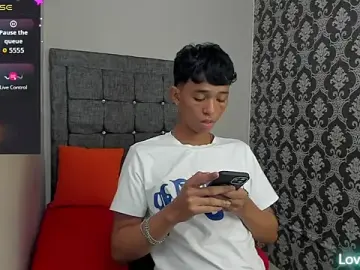 Stripchat Live Sex of Little_Twink19x