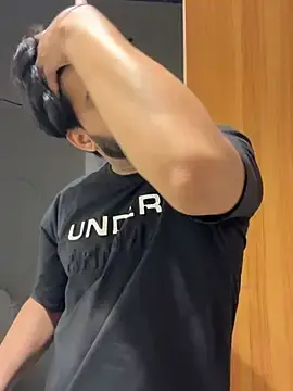 Stripchat Live Sex Cam of Royalboy_03