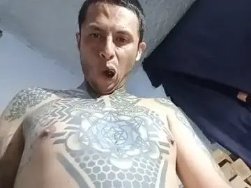 Stripchat Free Porn Cam of eroos_twink