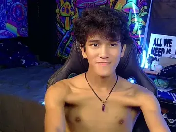 Stripchat Adult Webcam of hugekenbigcock