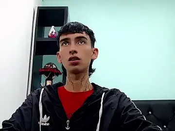 Stripchat Sex Cam of ttimy_x_boy