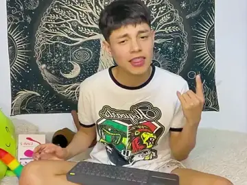 Stripchat Live Porn of Andy_Belier23