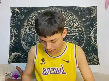 Stripchat Adult Webcam of Andy_Belier23