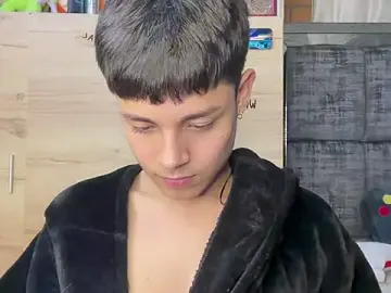Stripchat Free Live Porn of Andy_Belier23