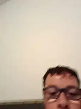 Stripchat Sex Cam of Cedric2209bzh