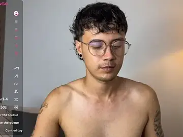 Stripchat Adult Webcam of LeaneSeb