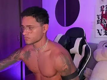 Stripchat Live Porn of Alessandro_Vanni