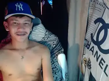 Stripchat Nude Webcam of RalfAsian25