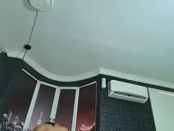 Stripchat Live Sex Cam of AlexLenox_