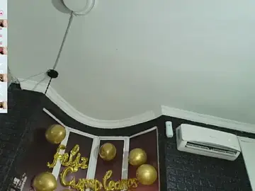 Stripchat Live Sex Cam of AlexLenox_